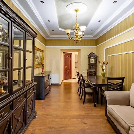 Romari проспект свободи 39 Lviv