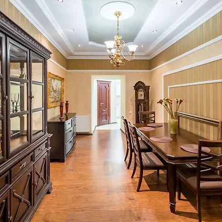 Romari проспект свободи 39 Apartment *