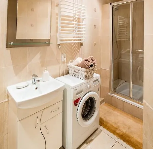 Romari проспект свободи 39 Lviv