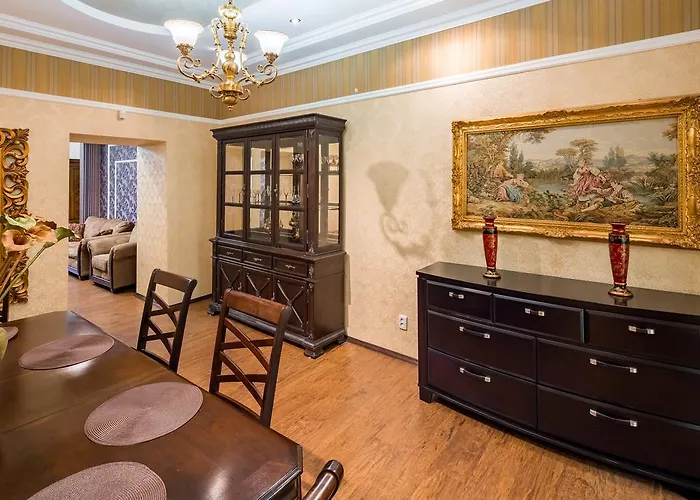 Romari проспект свободи 39 * לבוב